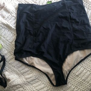 Kortni Jeane  extended high waisted bottoms black